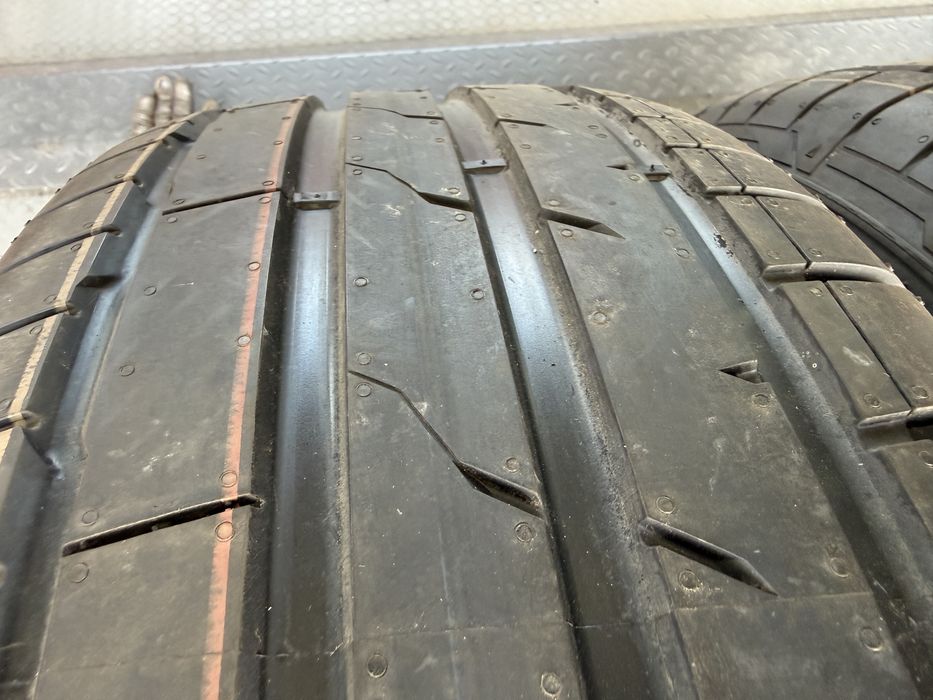 2x2бр. ЧИСТО НОВИ Летни Гуми С Борд 235/55R/18 -HANKOOK+TOYO- DOT:0822+5022 **AO+EV**