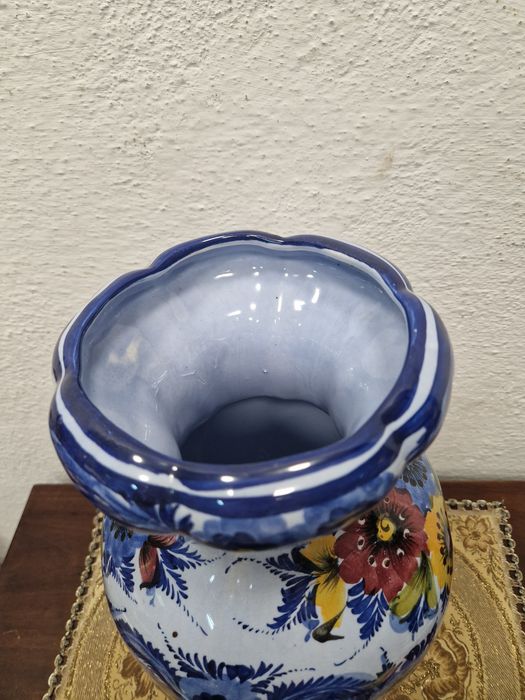 Португалска ваза за цветя