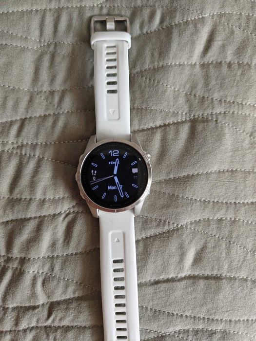 Часовник Smartwatch Garmin Fenix 7S, 42mm, Silver/Whitestone