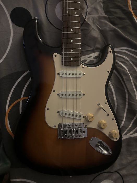 Chitara electrica/ chitara acustica