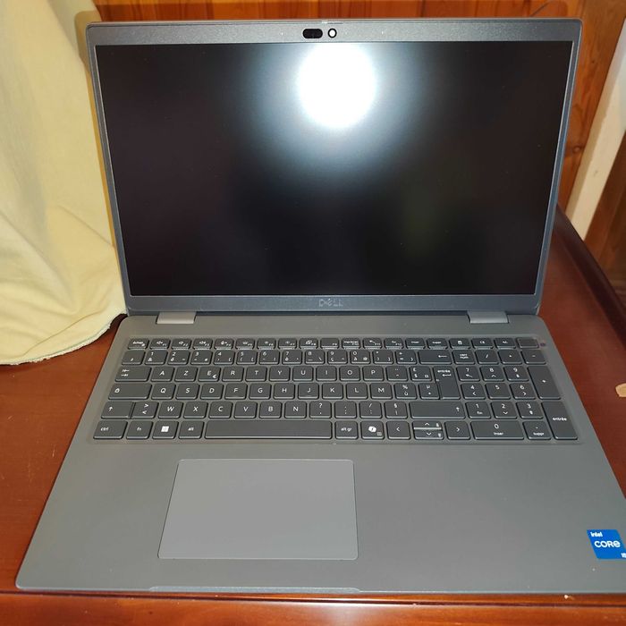 Ноутбук Dell 3350, 2024-й год