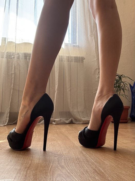 Louboutin токчета