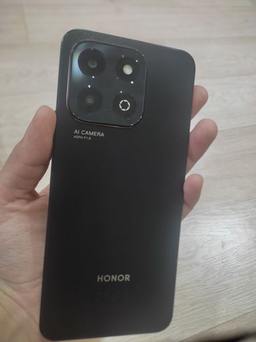 Продам телефон Хонор х6b