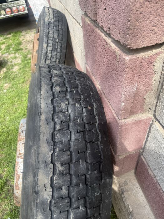 Шины на камаз в хорошем состояние