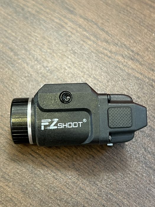 Подцевен фенер за пистолет