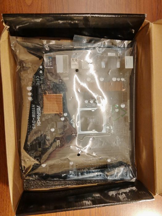 Продам материнскую плату asrock