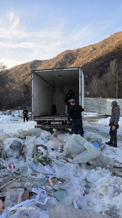 Вывоз мусора  уборка подвалы вывоз мусора Демонтаж стены кафели