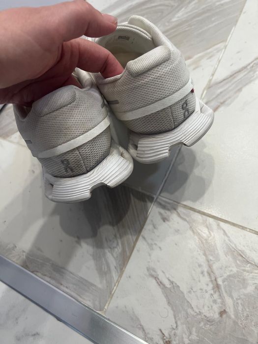 On Cloud сникърси,маратонки