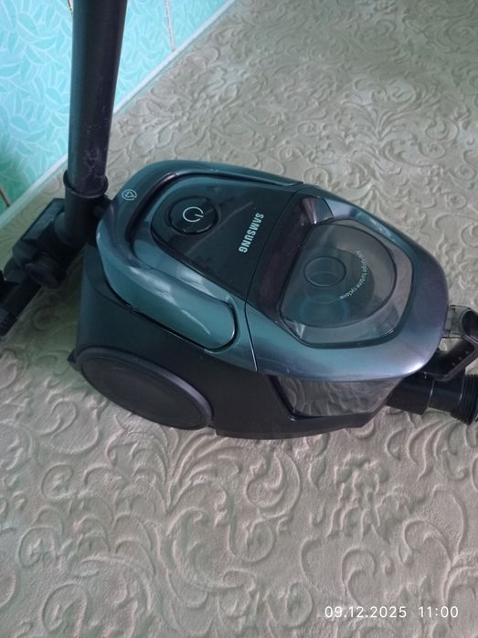 Продается пылесос Самсунг в отличном состоянии
