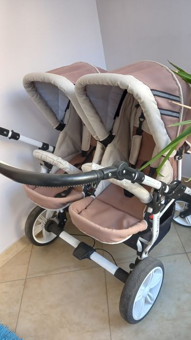 Бебешка количка за близнаци