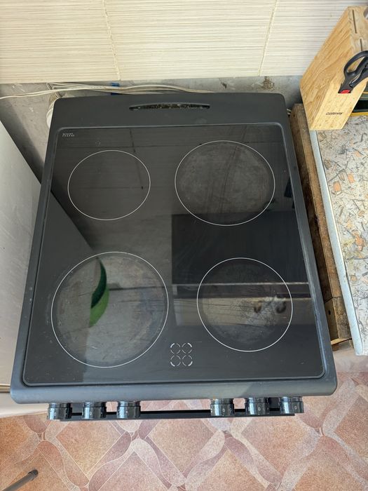 Продам электрическую плиту