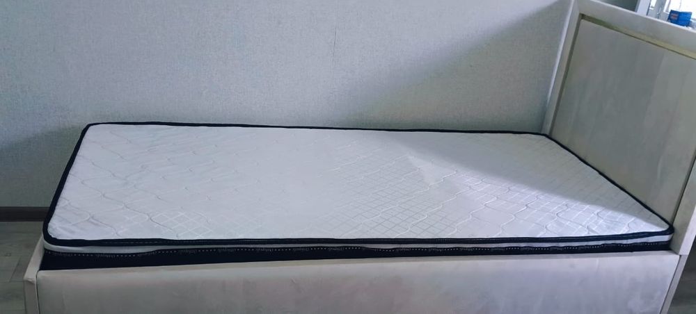 Продам кровать новая
