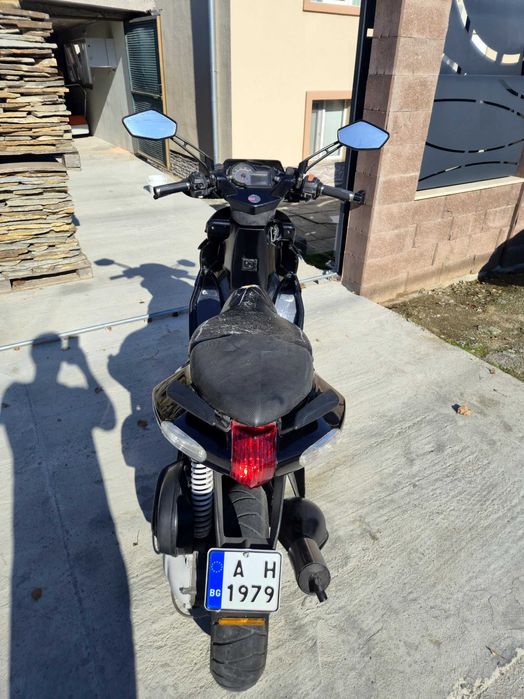 Скутер Aprilia sr 50