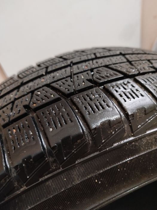 Продам шины зимние липучки