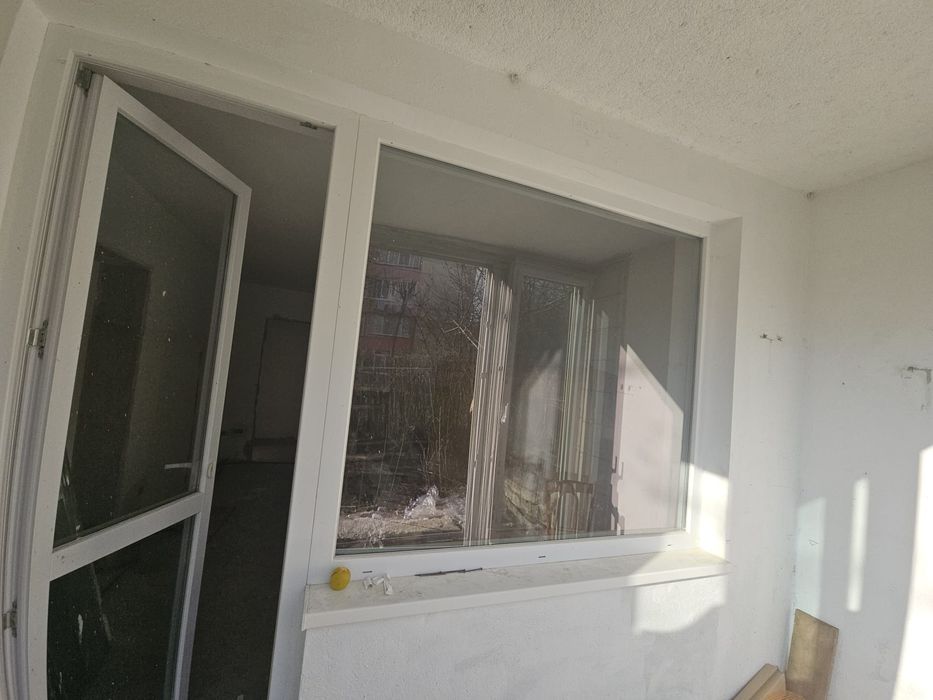 Geam termopan si usa pentru balcon