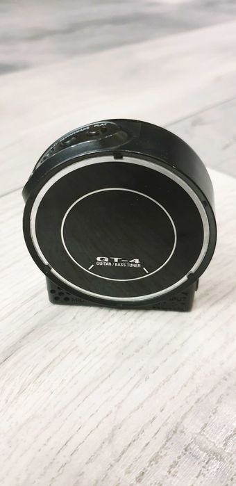 Acordor digital chitara si bass Korg GT-4