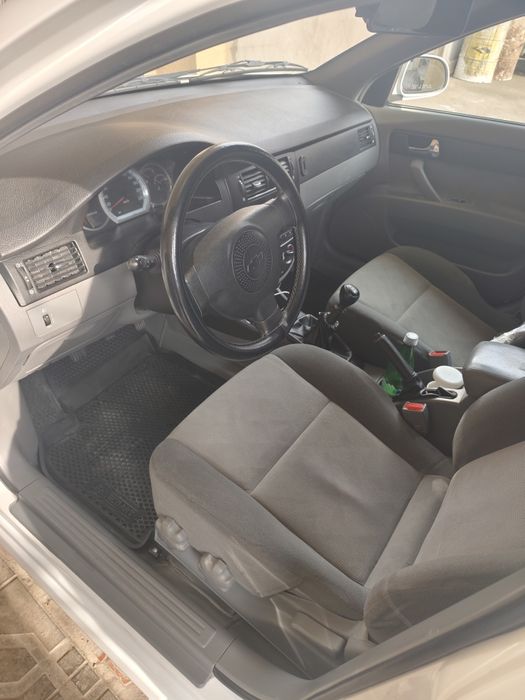 Жентра 2014 родной механика бензин