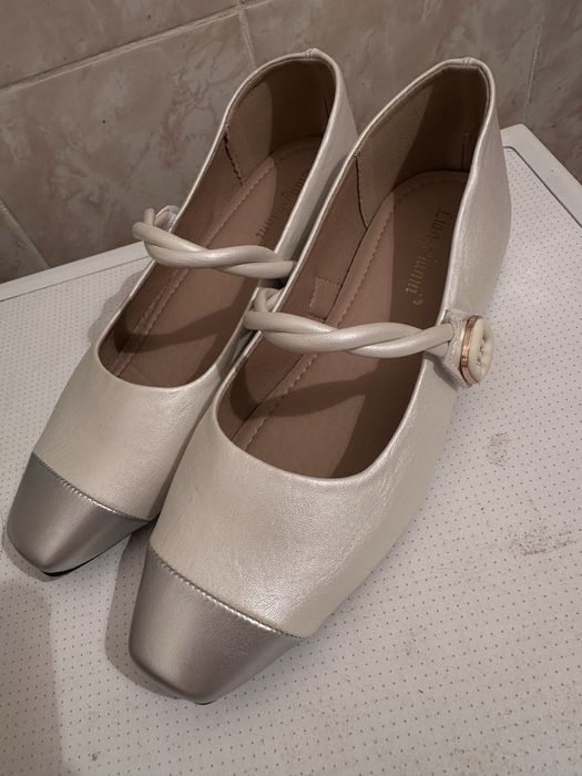 Белая балетка женская