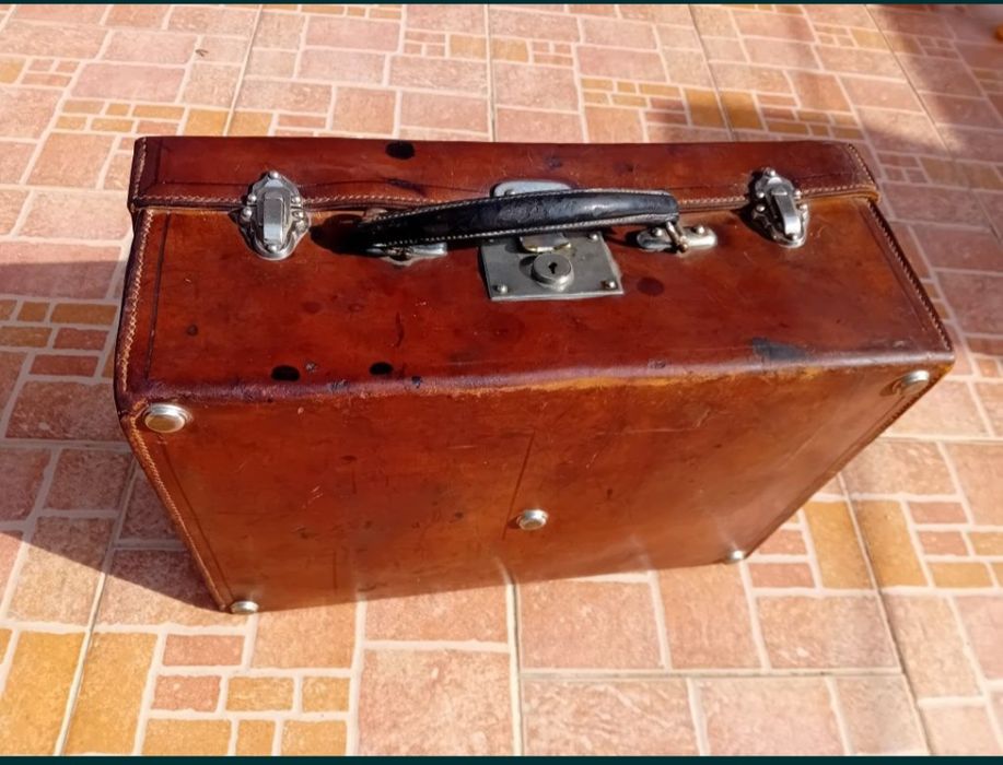 Geamantan Paul Milker din piele.