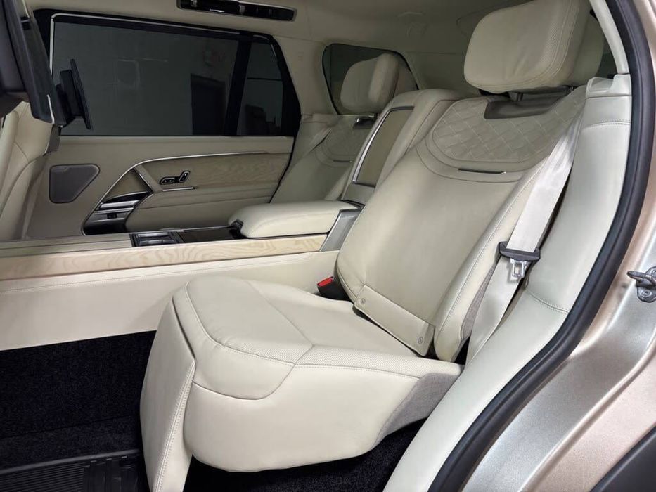 Land Rover Range Rover P615 SV LWB