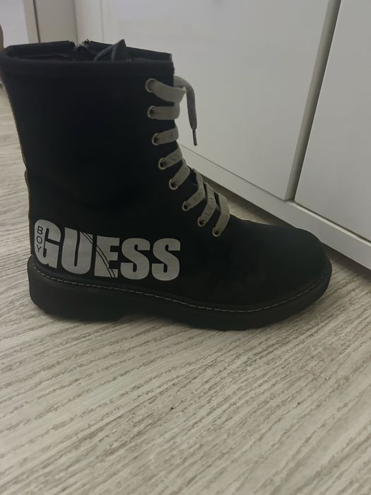 Боти за момче guess 36 номер