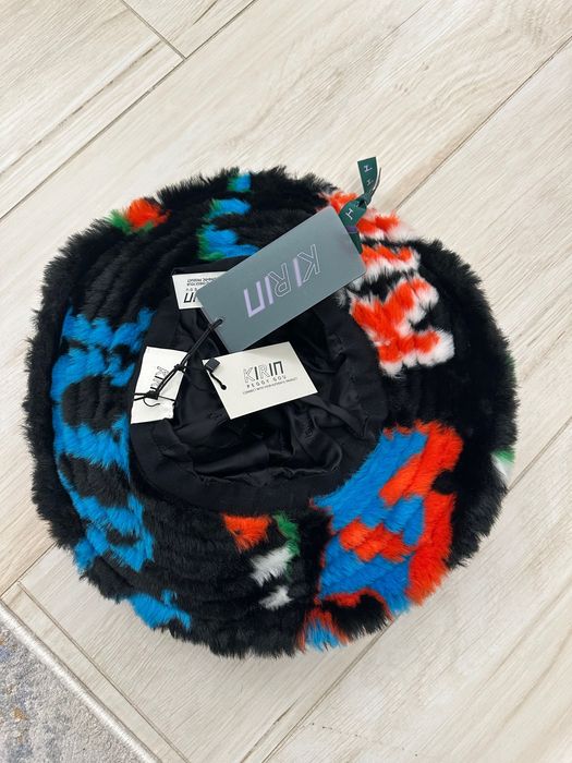 Set KIRIN palarie si borseta bin blana pufoasa