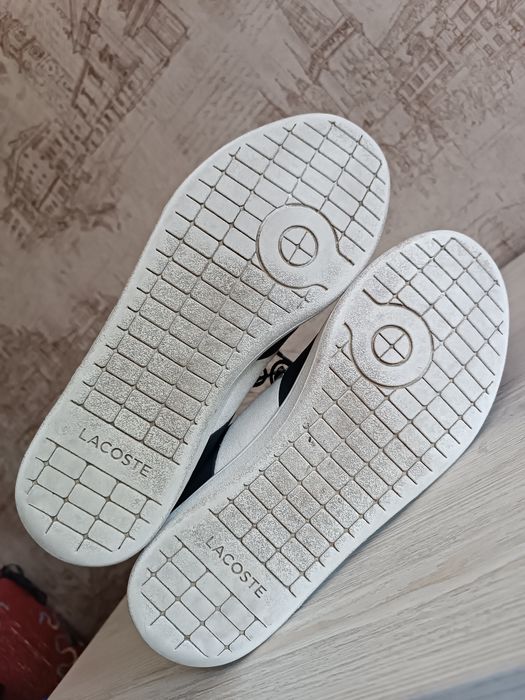 Оригинальные кроссы Lacoste