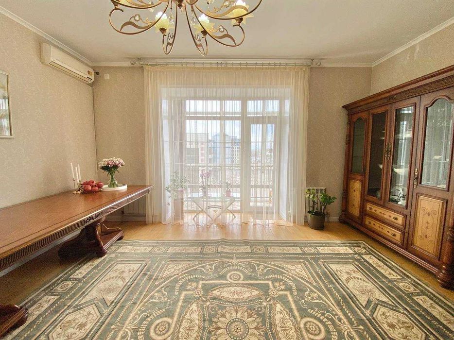 4-комнатная квартира · 130 м²