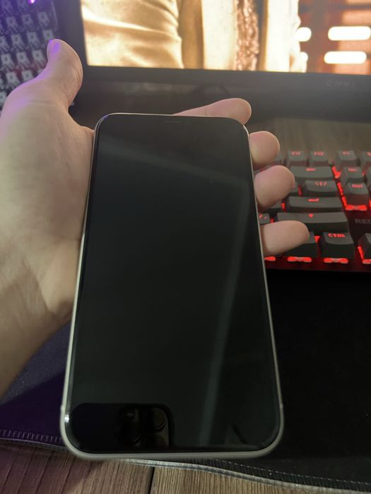 Продам IPhone 11 128gb в идеале