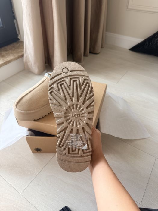 UGG Sand Tazz 37