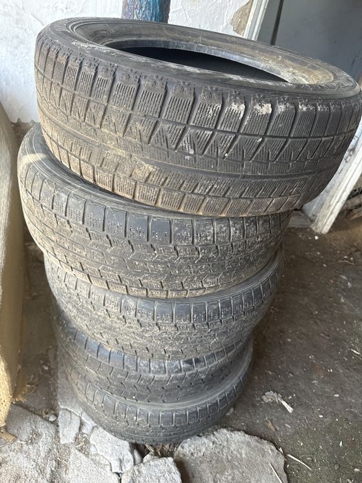 Шины Dunlop 215/60/16 летни