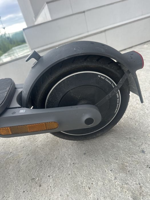 Oferta !!! Xiaomi Electric Scooter 4 Ultra, Dual Suspension, autonomie 70 km, aproape nouă