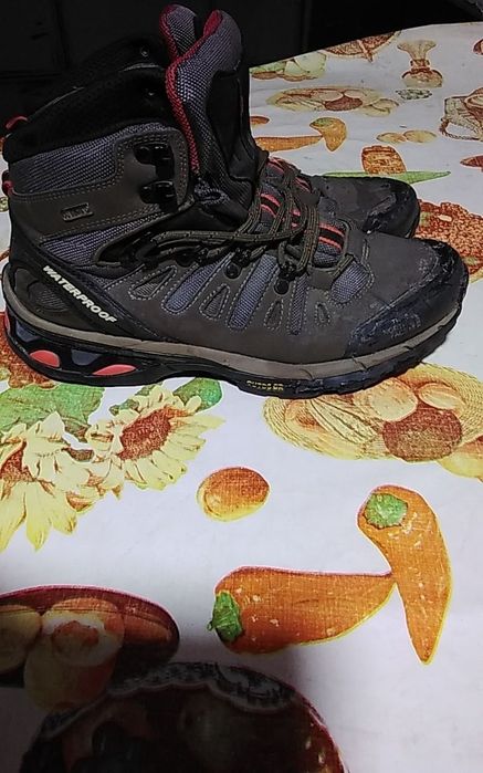 Современные  мужские  ботинки  , Вьетнам.