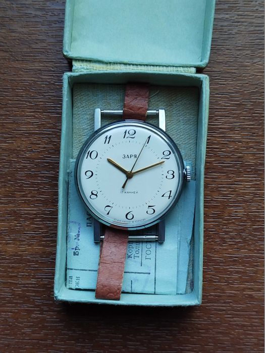 часы Заря СССР  Новые