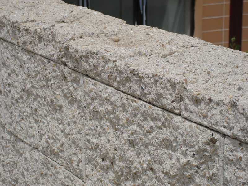 Вибропресовани бетонови блокчета за ограда, имитиращи дялан камък