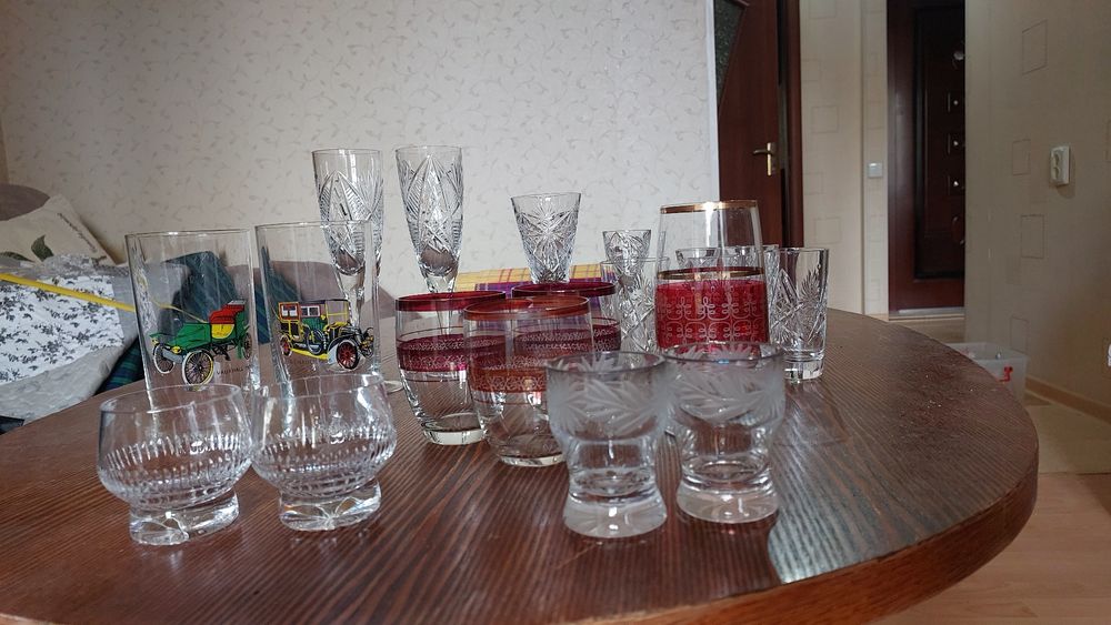 Продам хрустальные рюмки и фужеры ,стаканы  для добора.