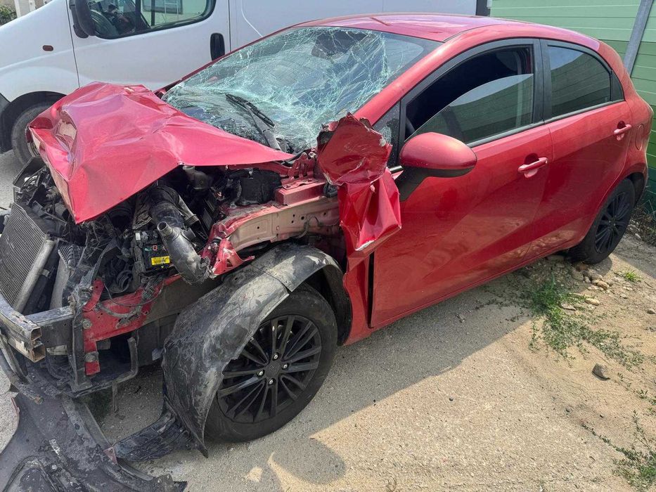 Kia rio 2014 1.1crdi avariata
