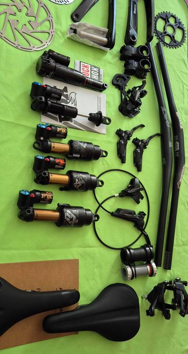 Чисто нови Fox, RockShox Sram, Race Face, SDG, RENTHAL, Magura