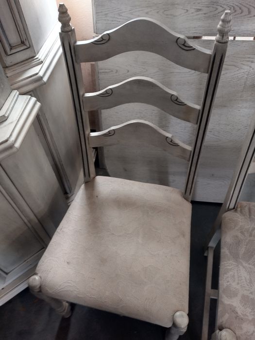 Mobila+masa cu 12 scaune