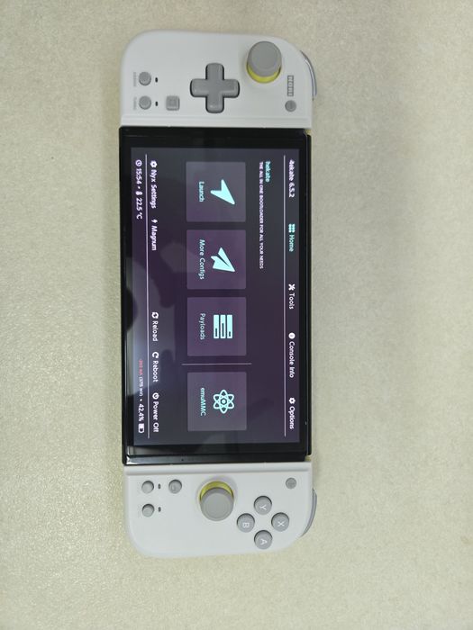Nintendo Switch OLED modat