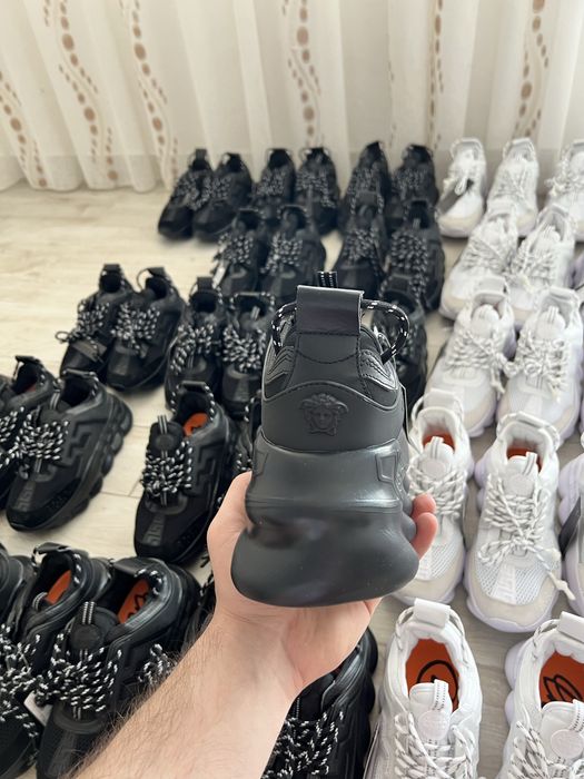 Versace Chain Reaction Noi Negru Alb