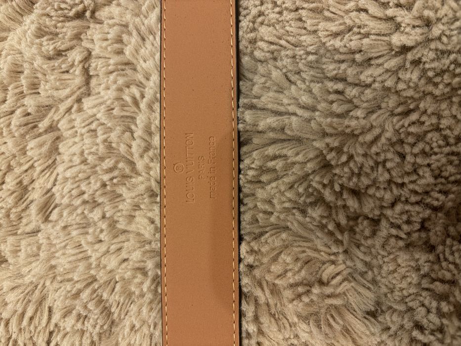 curea lv neagra noua