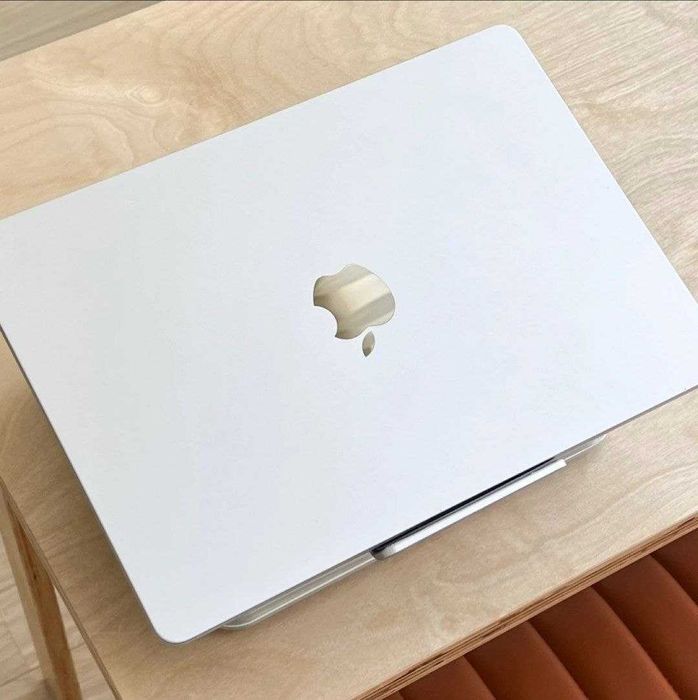MacBook M2 air 8/256