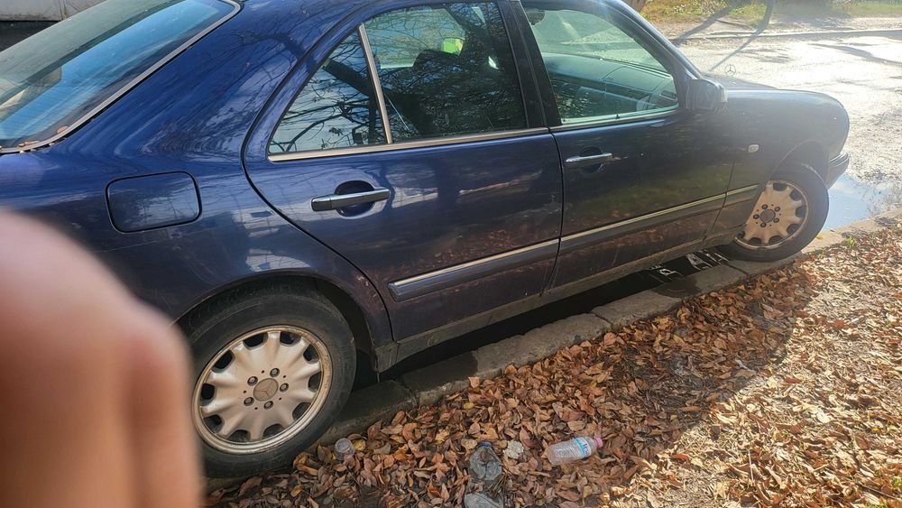 Мерцедес Е класа на части