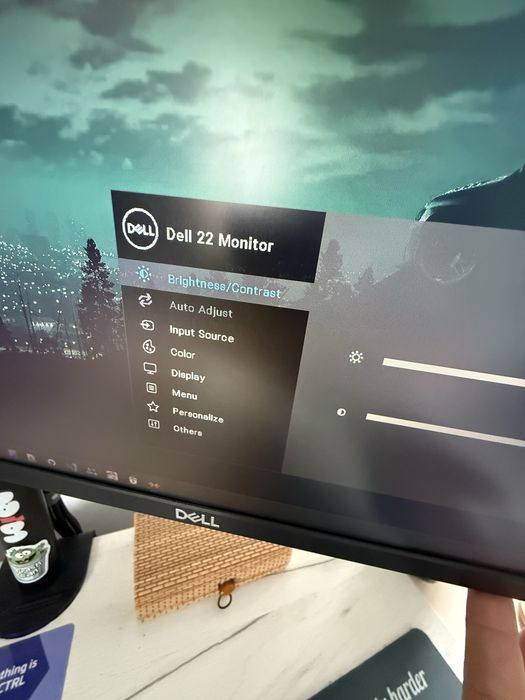 Vand suport monitoare + monitoare + docking station