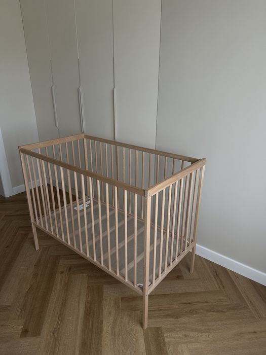 Продам деревянный манеж Ikea