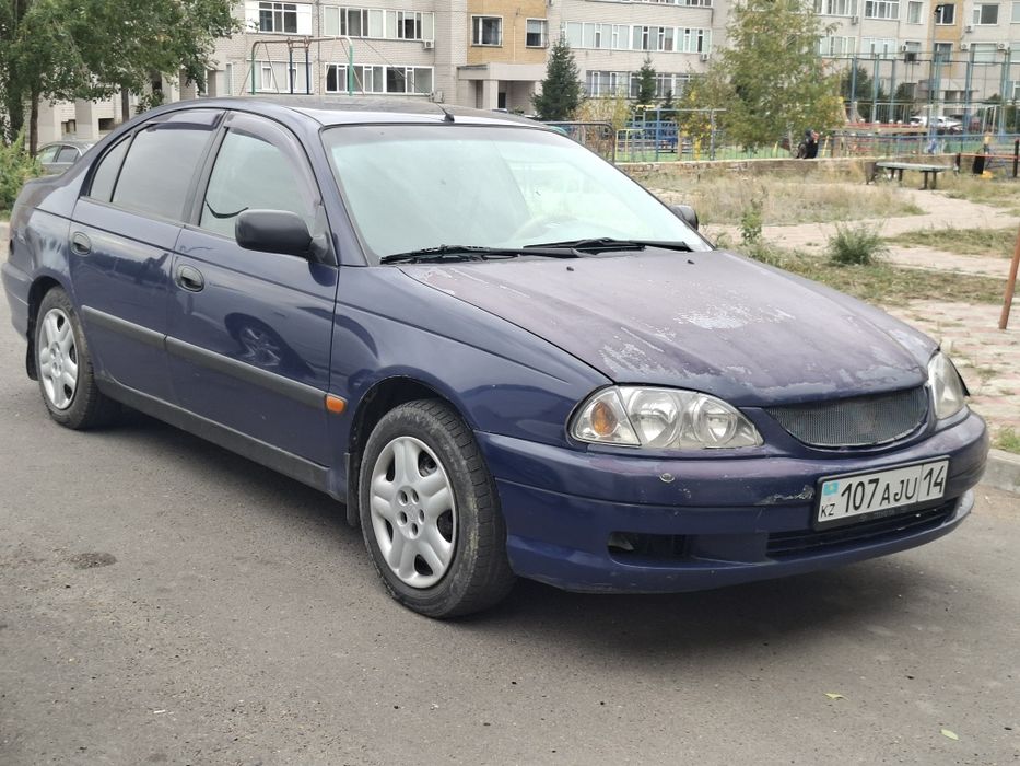 Toyota avensis 2000 1.6 продам