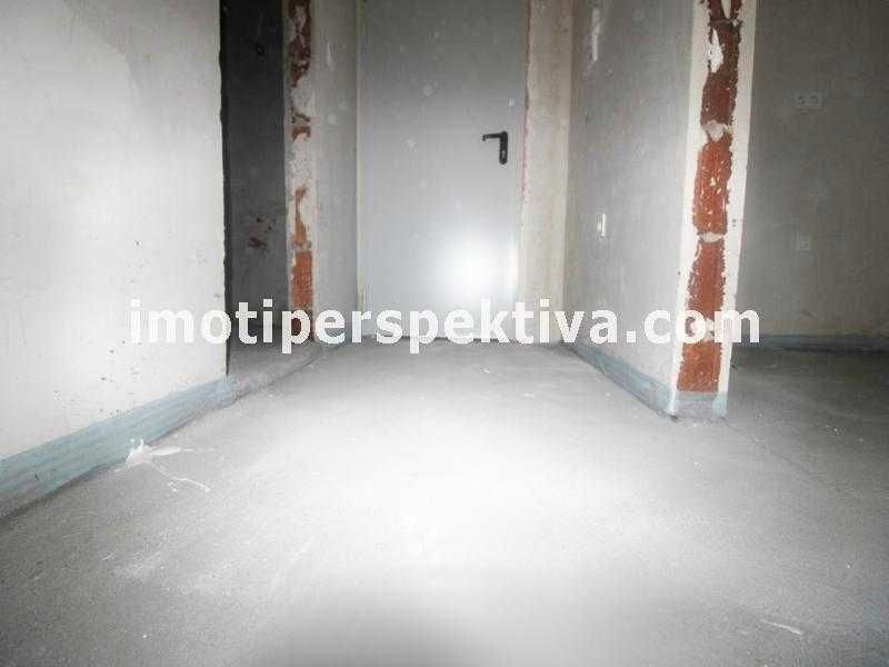 Продава се Тристаен апартамент в Пловдив, Кючук Париж - 103 кв.м за 788 €/кв.м - Снимка #1