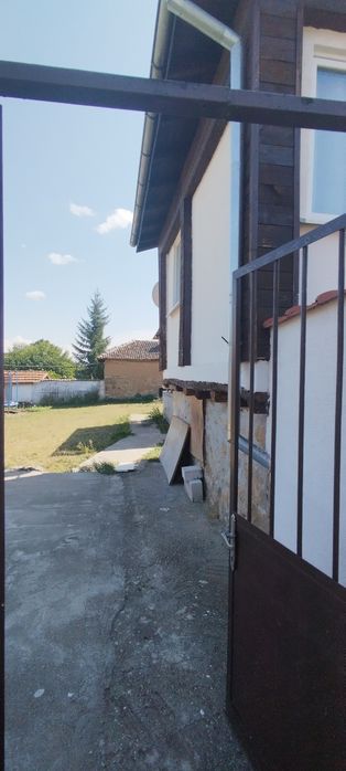 Продава се Къща в с. Кошарево, Област Перник - 60 кв.м за 1050 €/кв.м - Снимка #2