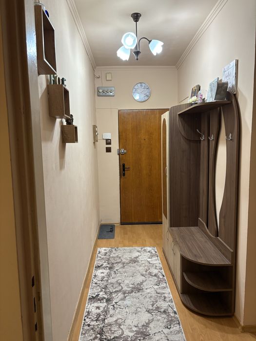 Продавам 3-стаен апартамент